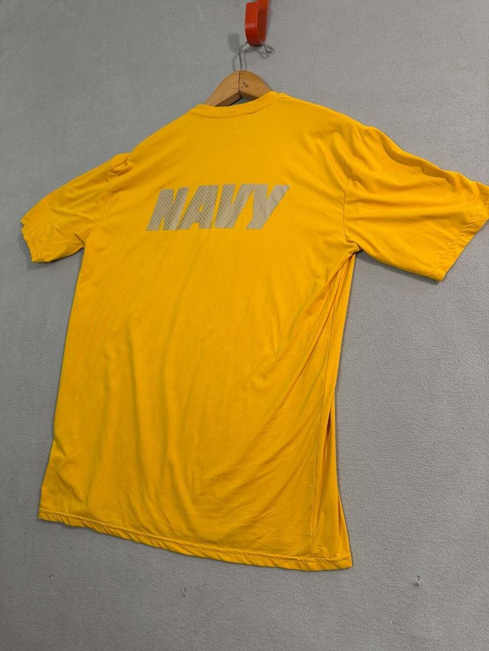 New Balance US Navy PT T-Shirt Size M Gold Reflective